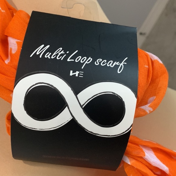 New With Tags Multi‎ Loop UT Scarf. - Picture 3 of 4